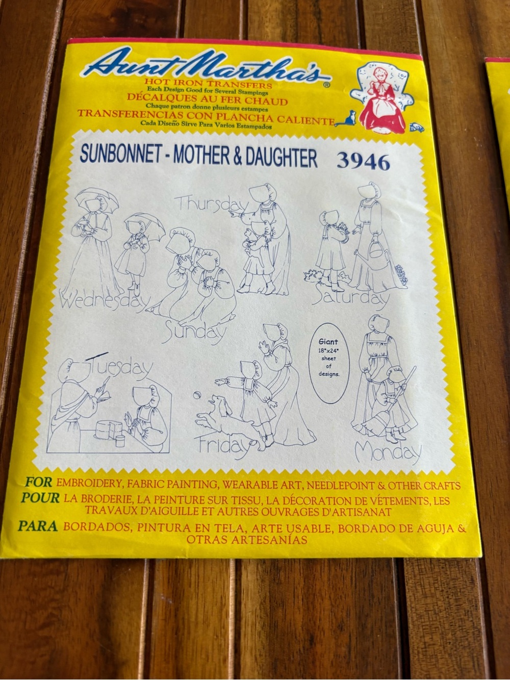 Vtg Aunt Martha’s 3946 Sunbonnet Mother & Daughter hot iron embroidery transfer